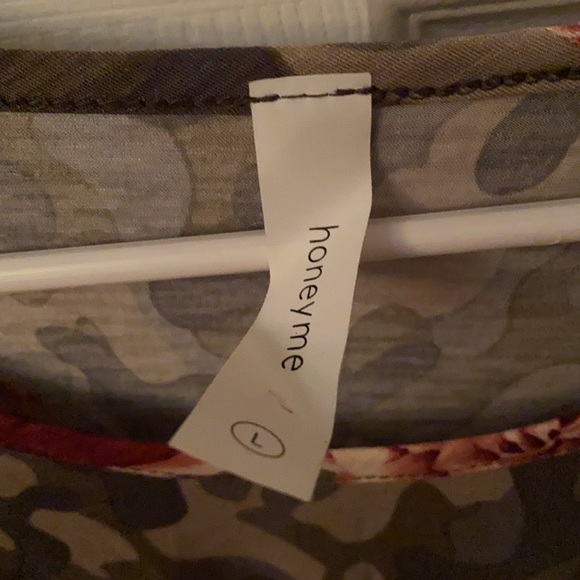 Camo with Roses top - Picture 3 of 5